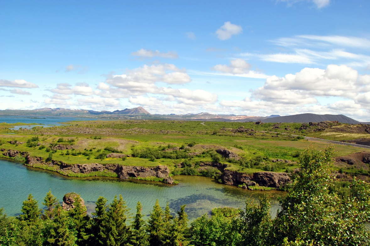 Озеро Миватн в Исландии